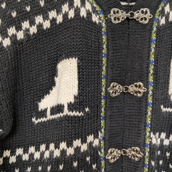 Vintage NEWTON TRADING CO. Knit Christmas Skate Cardigan with clasps M - Picture 2 of 6